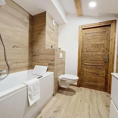 Carmin A303 - - Quartier Lery Daire *